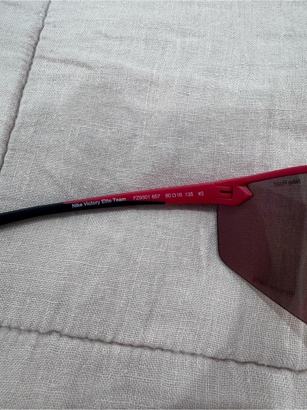 Nike Victory Elite Women's Red Sunglasses - Picture 4 of 6